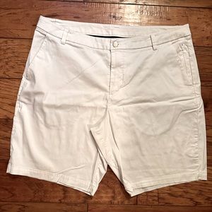 Lululemon - Commission Slim-Fit Chino Short 9”